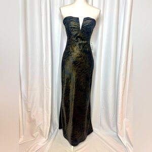 NWT One of its kind Elegant Strapless Black and Gold Dress